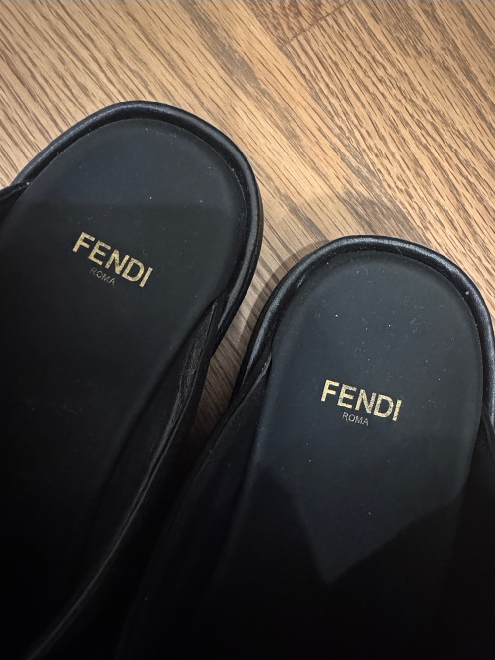 Source Unknown Fendi Black Leather Slide Sandals with Gold Logo - Picture 2 of 5